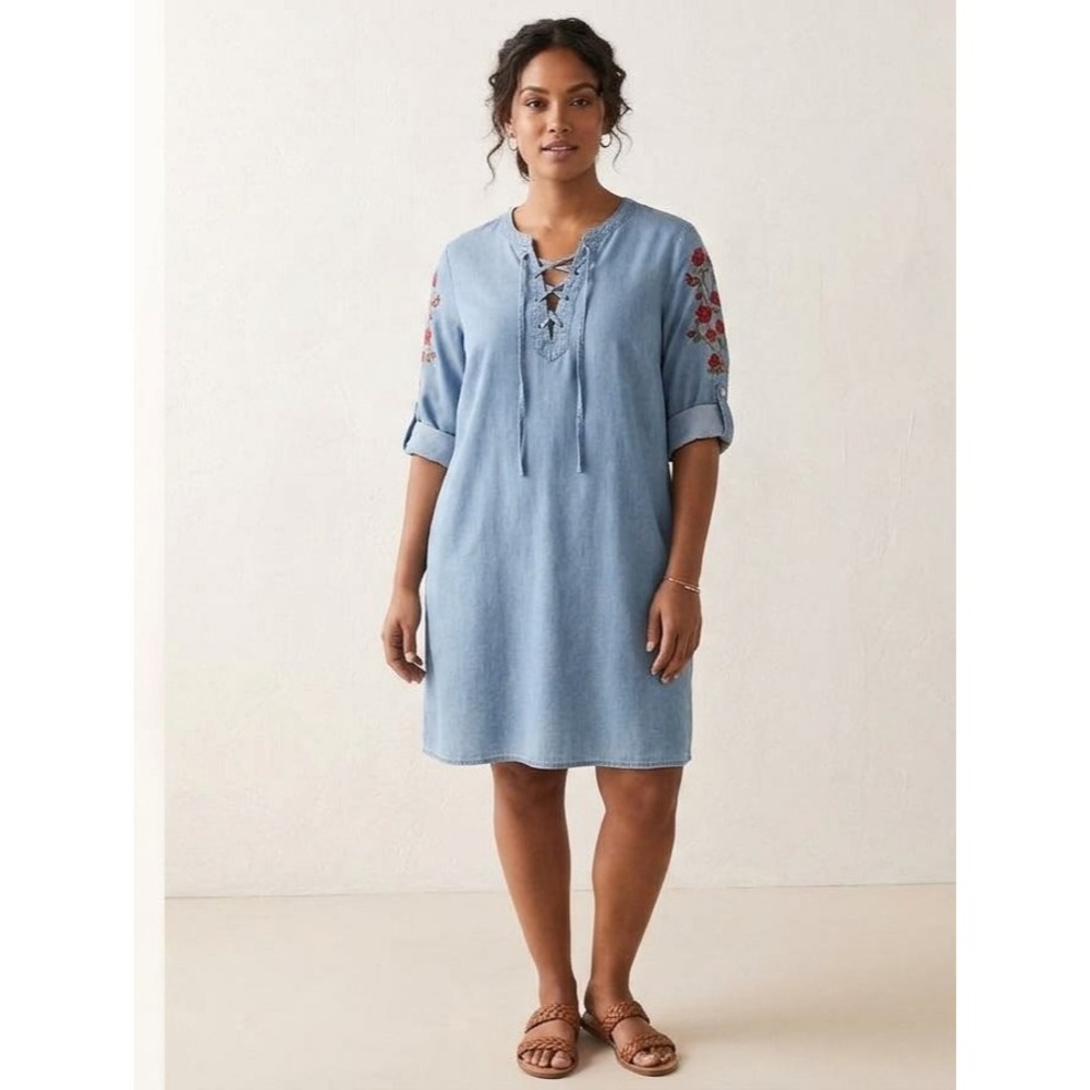 SIGNATURE STUDIO Chambray Tencel FLORAL EMBEOIDERED CUFF-SLEEVESS Shift Dress M